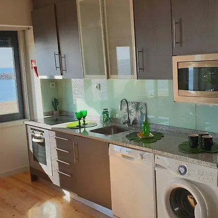 The Shore@greencoast - Waterfront House Espinho Casa vacanze