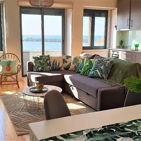 The Shore@greencoast - Waterfront House Espinho Casa vacanze *
