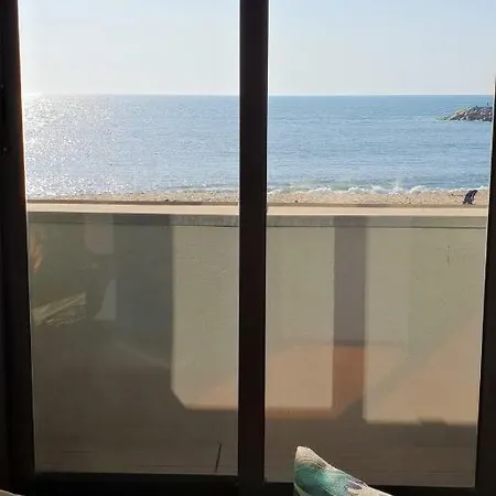 The Shore@greencoast - Waterfront House Espinho Feriehus *